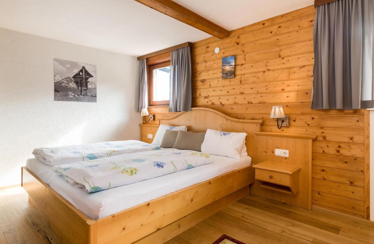 Gaestehaus Zugspitzblick Berwang Extérieur photo