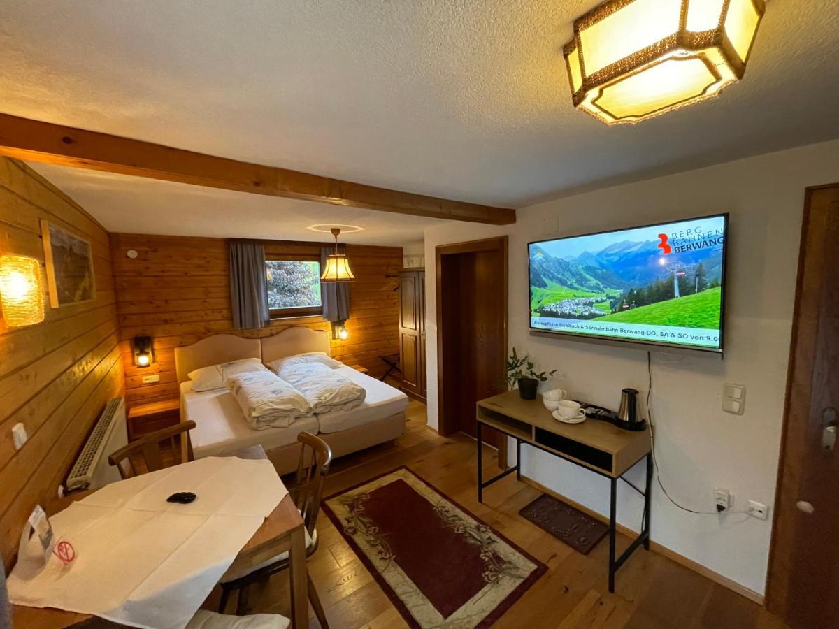 Gaestehaus Zugspitzblick Berwang Extérieur photo