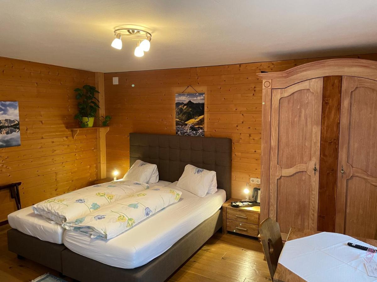 Gaestehaus Zugspitzblick Berwang Extérieur photo