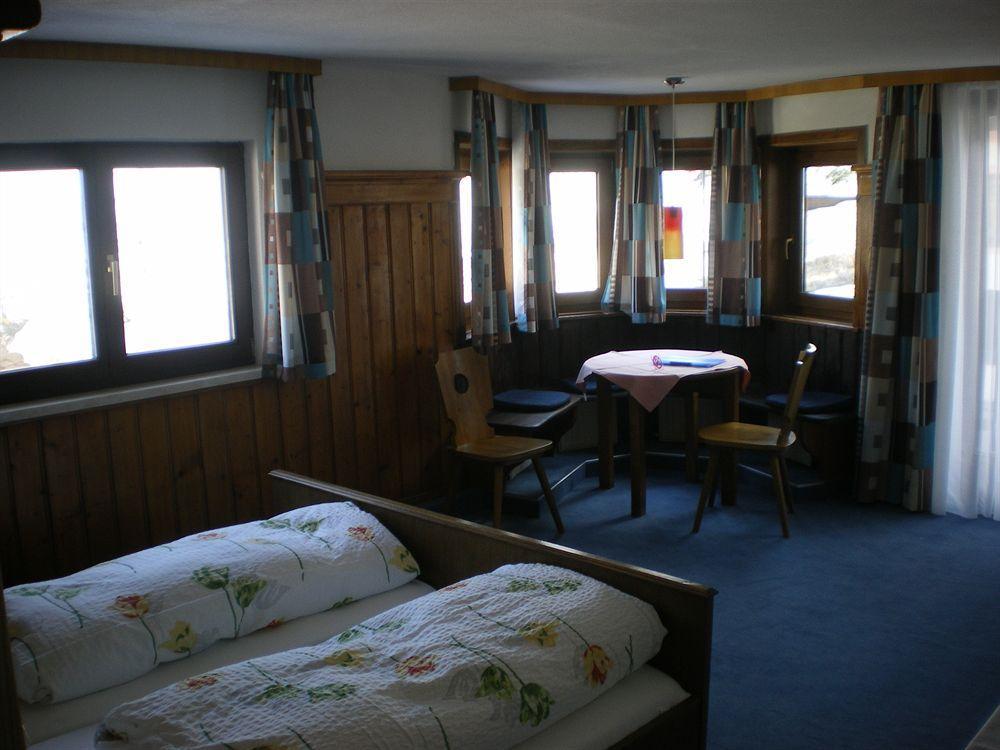 Gaestehaus Zugspitzblick Berwang Extérieur photo